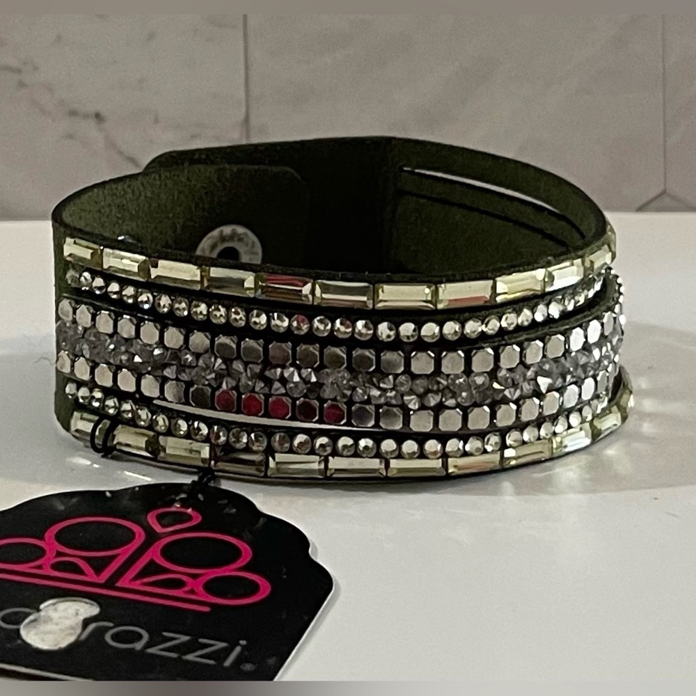 NWT Paparazzi Green and Silver faux Leather Bracelet